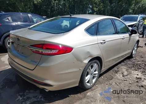 2018 Ford Fusion Hybrid S z USA, uszkodzony, nr VIN 3FA6P0UU2JR191558